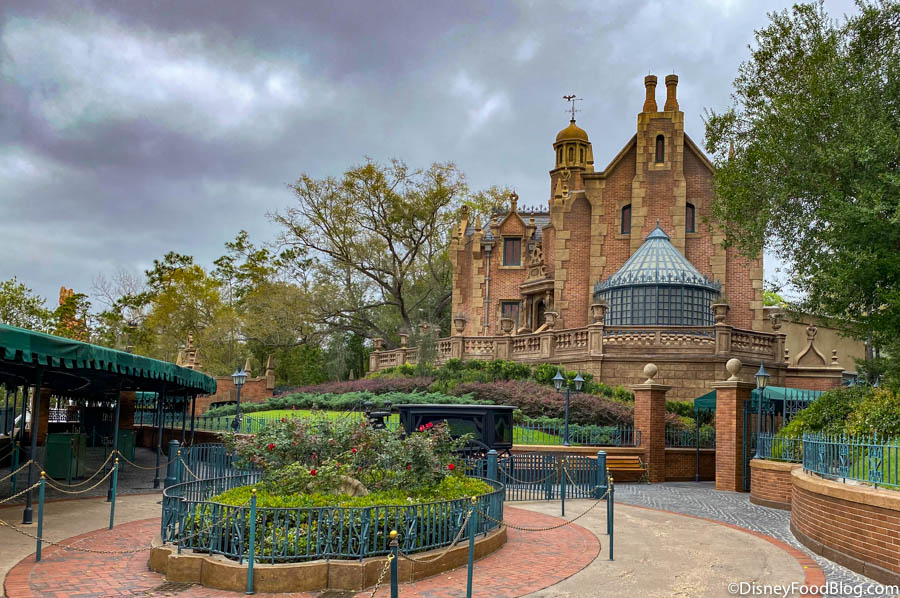 So What's the REAL Backstory of Disney World's Haunted Mansion ...
