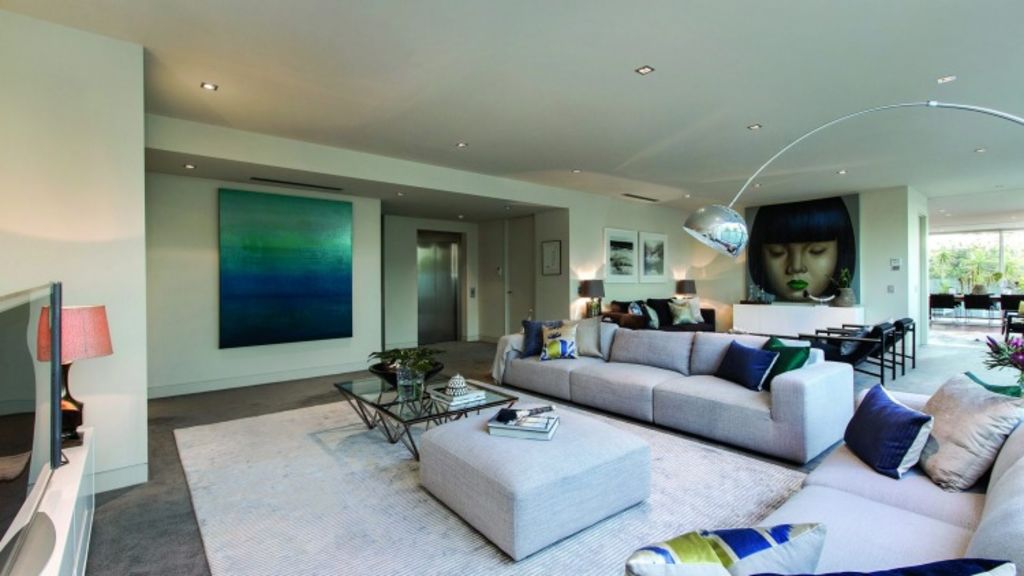 Expelliarmus! Harry Potter star Daniel Radcliffe disarms buyers by ...