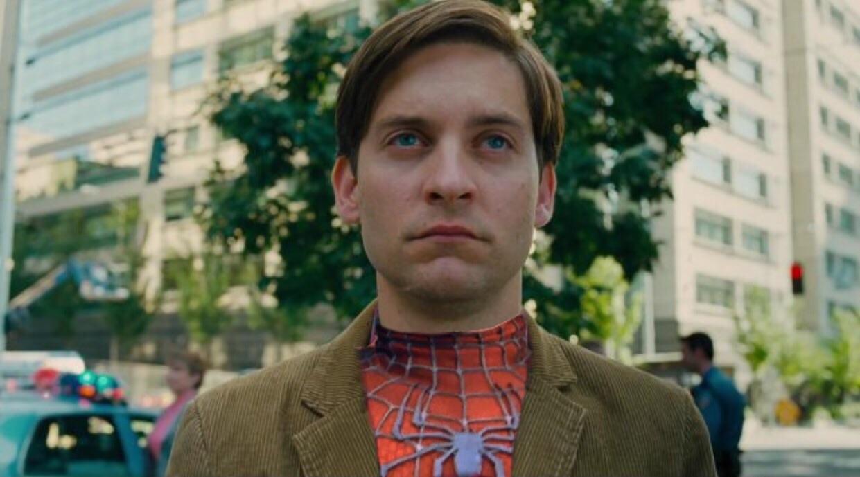 Tobey Maguire as Peter Parker in Spider-Verse : raimimemes