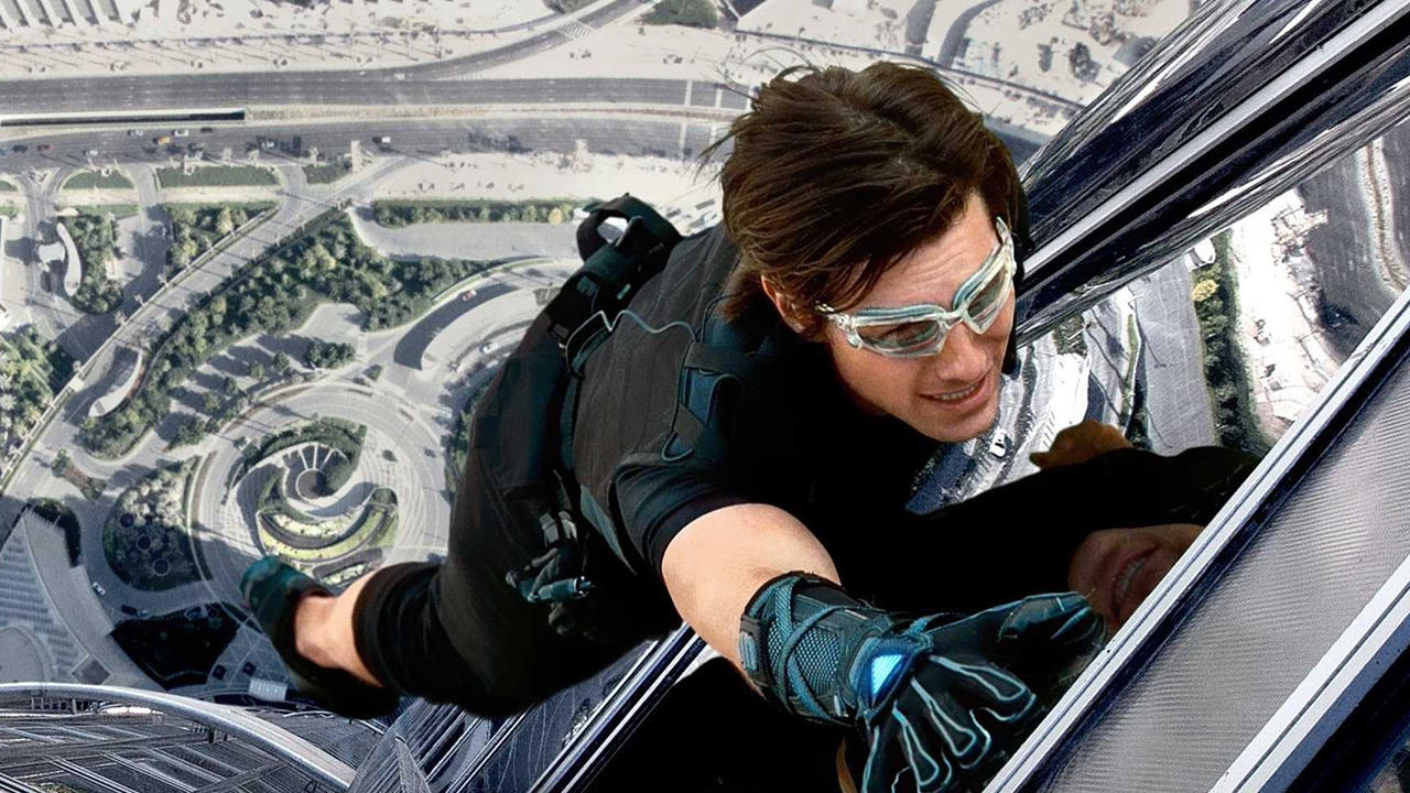 Watch Mission: Impossible 7 film the series' latest death-defying stunt ...