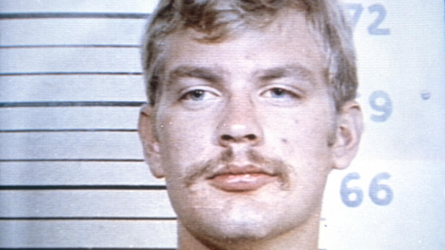 The Murder of Steven Hicks: Why Jeffrey Dahmer Waited Almost a Decade ...
